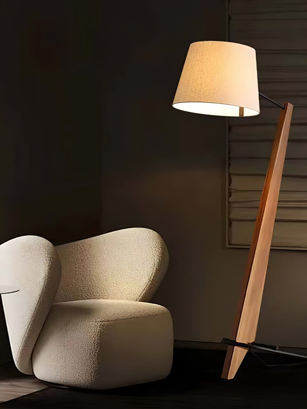 Vyran lámpara de pie de madera y tejido