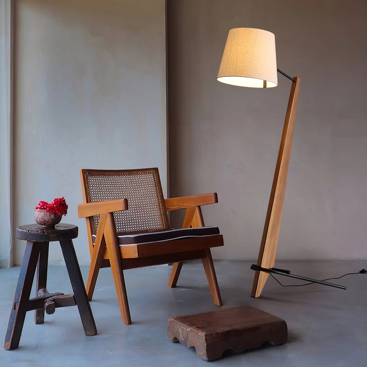 Vyran lámpara de pie de madera y tejido