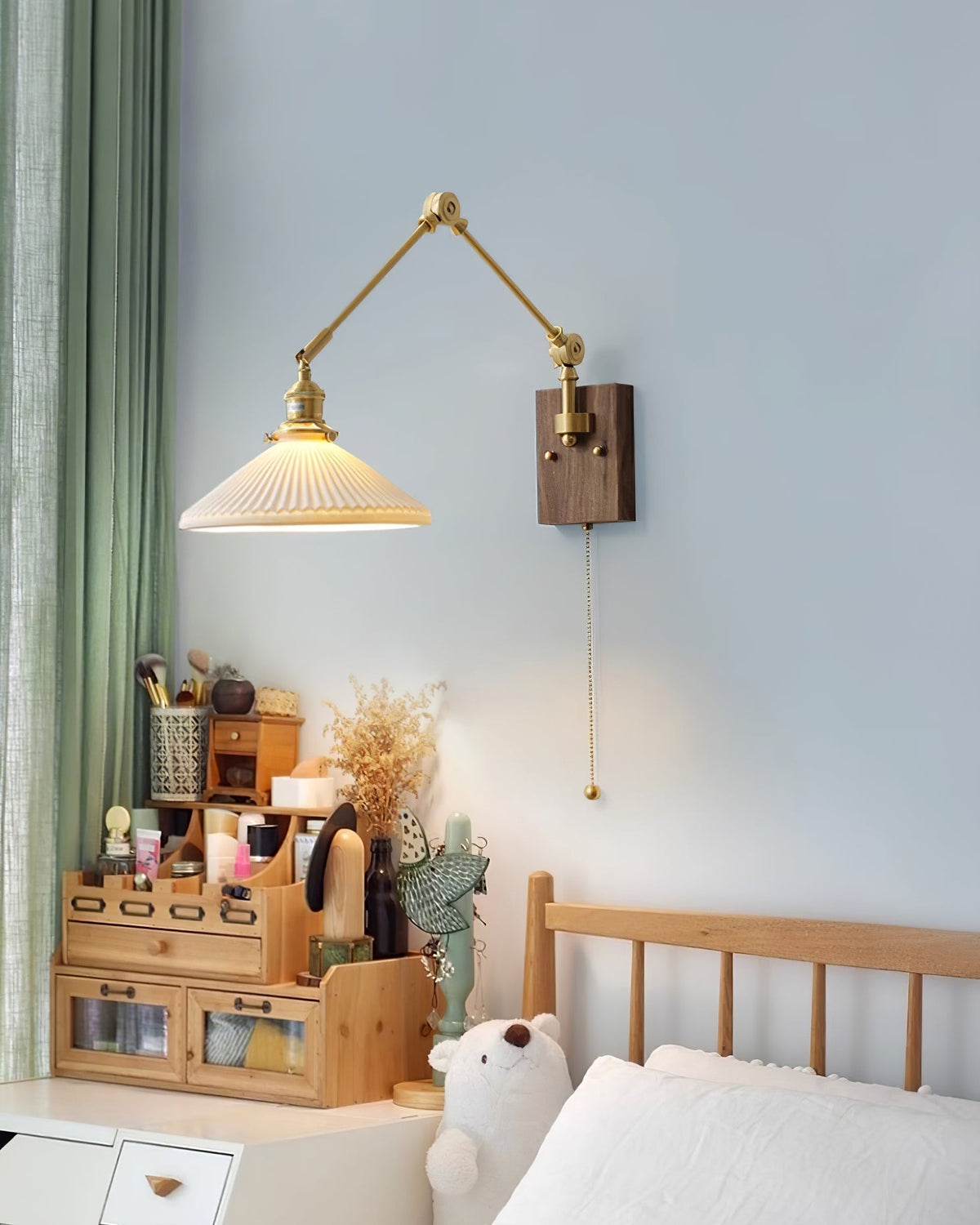 Aplique de pared con brazo ajustable y pantalla plisada, base de nogal, estilo vintage para tareas