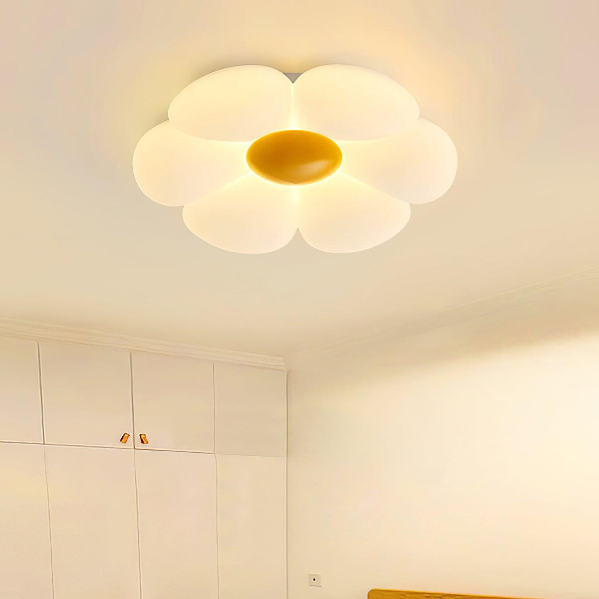 Liorinella lámpara de techo Six-Leaf Flower para habitación infantil