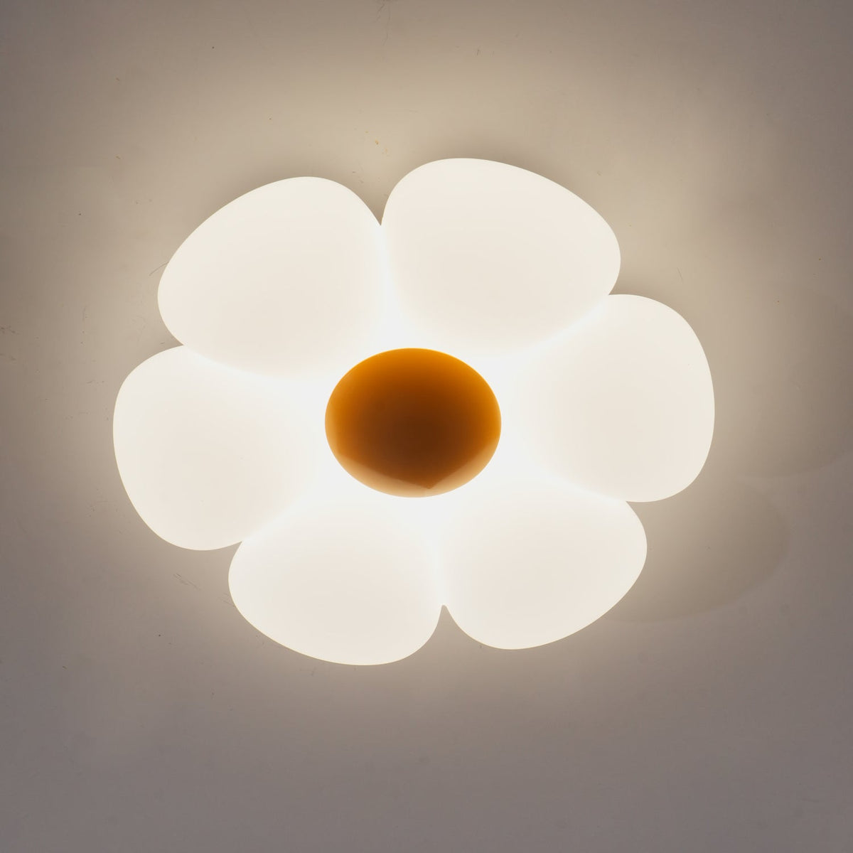 Liorinella lámpara de techo Six-Leaf Flower para habitación infantil