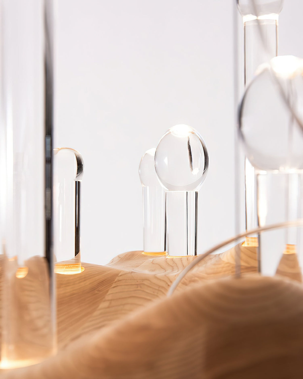 Umare lámpara colgante Whimsical de vidrio y madera