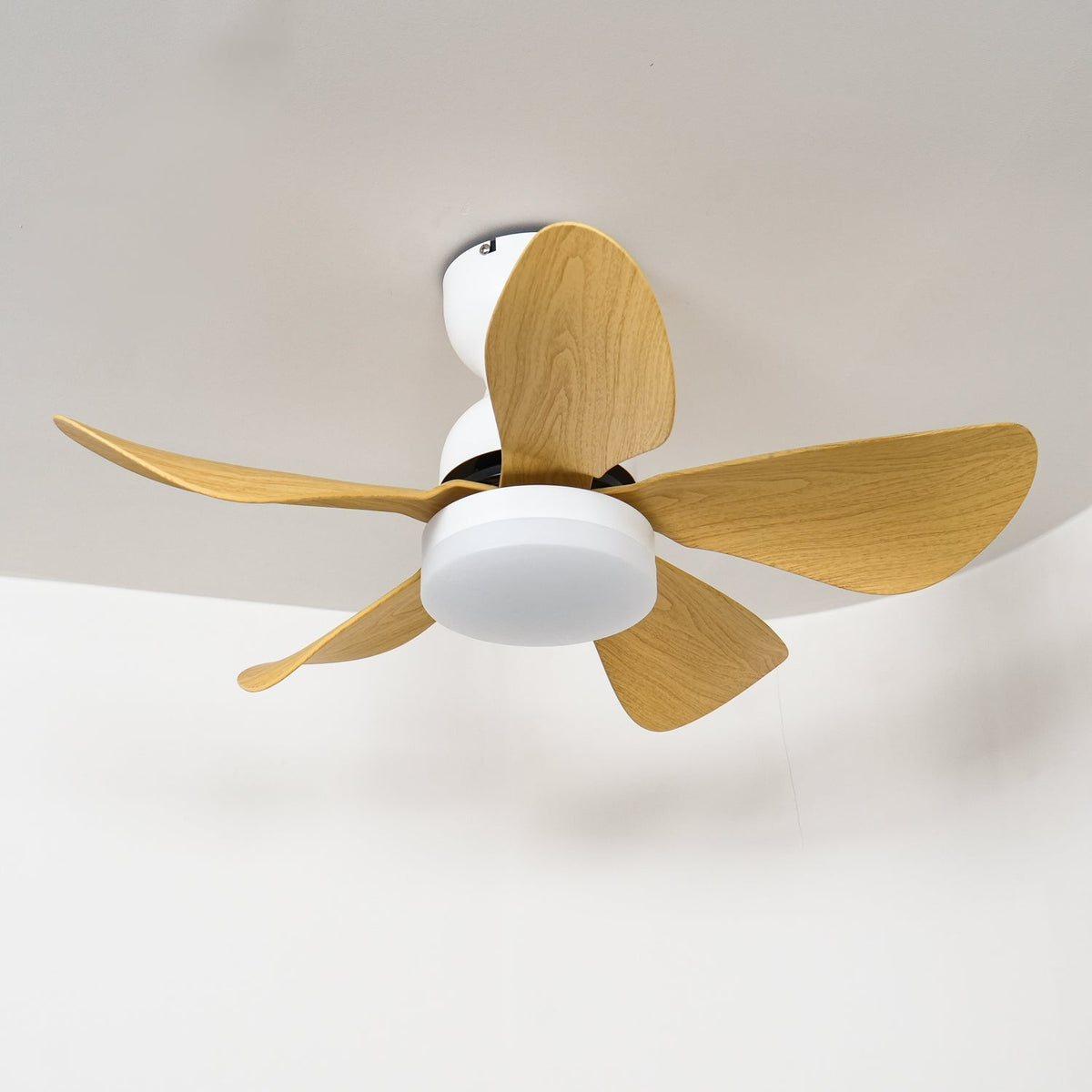 Elvanelle ventilador de techo con luz de madera