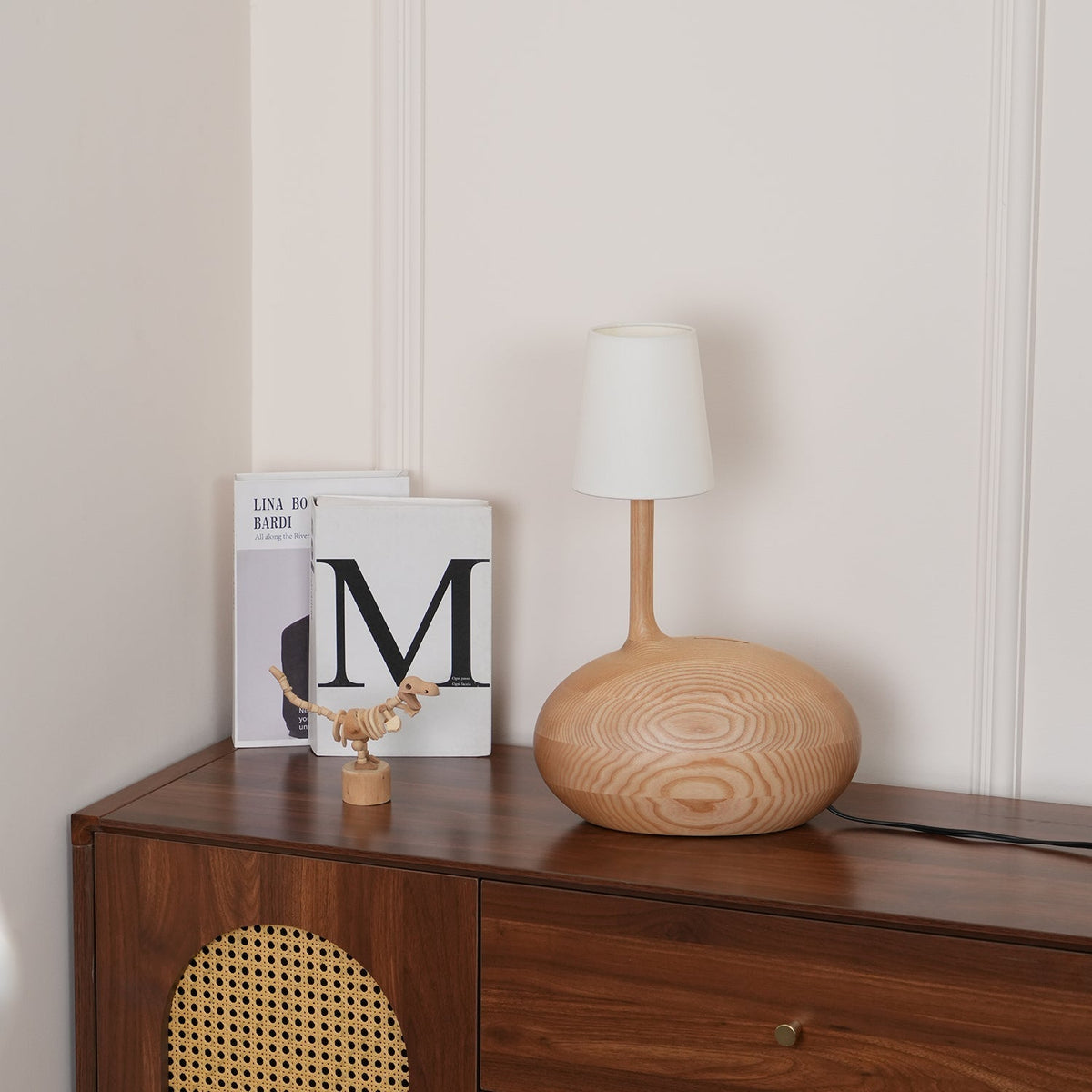 Brixten lámpara de mesa de madera y tejido