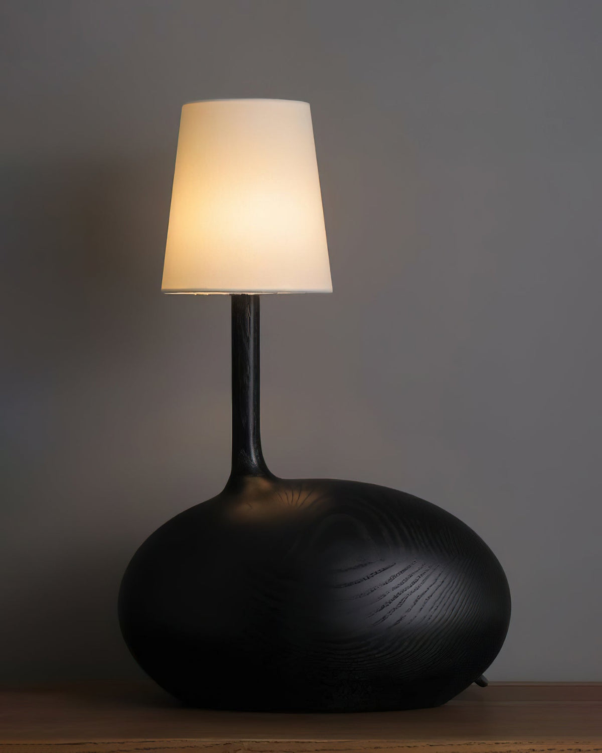 Brixten lámpara de mesa de madera y tejido