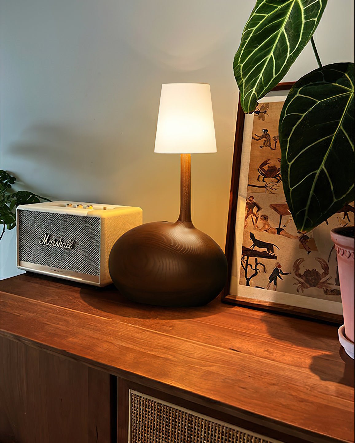 Brixten lámpara de mesa de madera y tejido