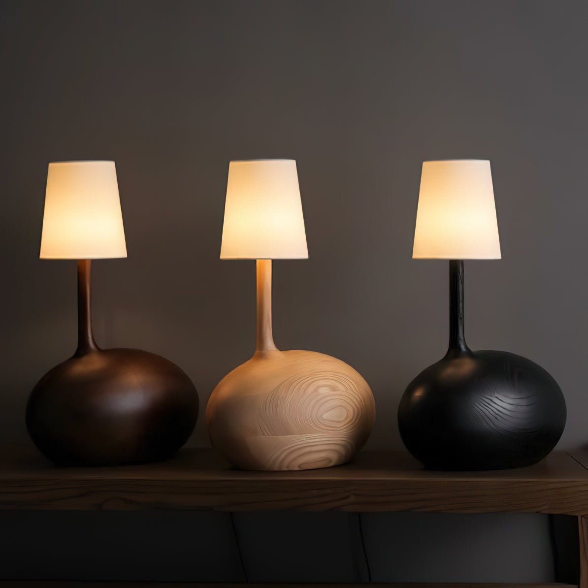 Brixten lámpara de mesa de madera y tejido
