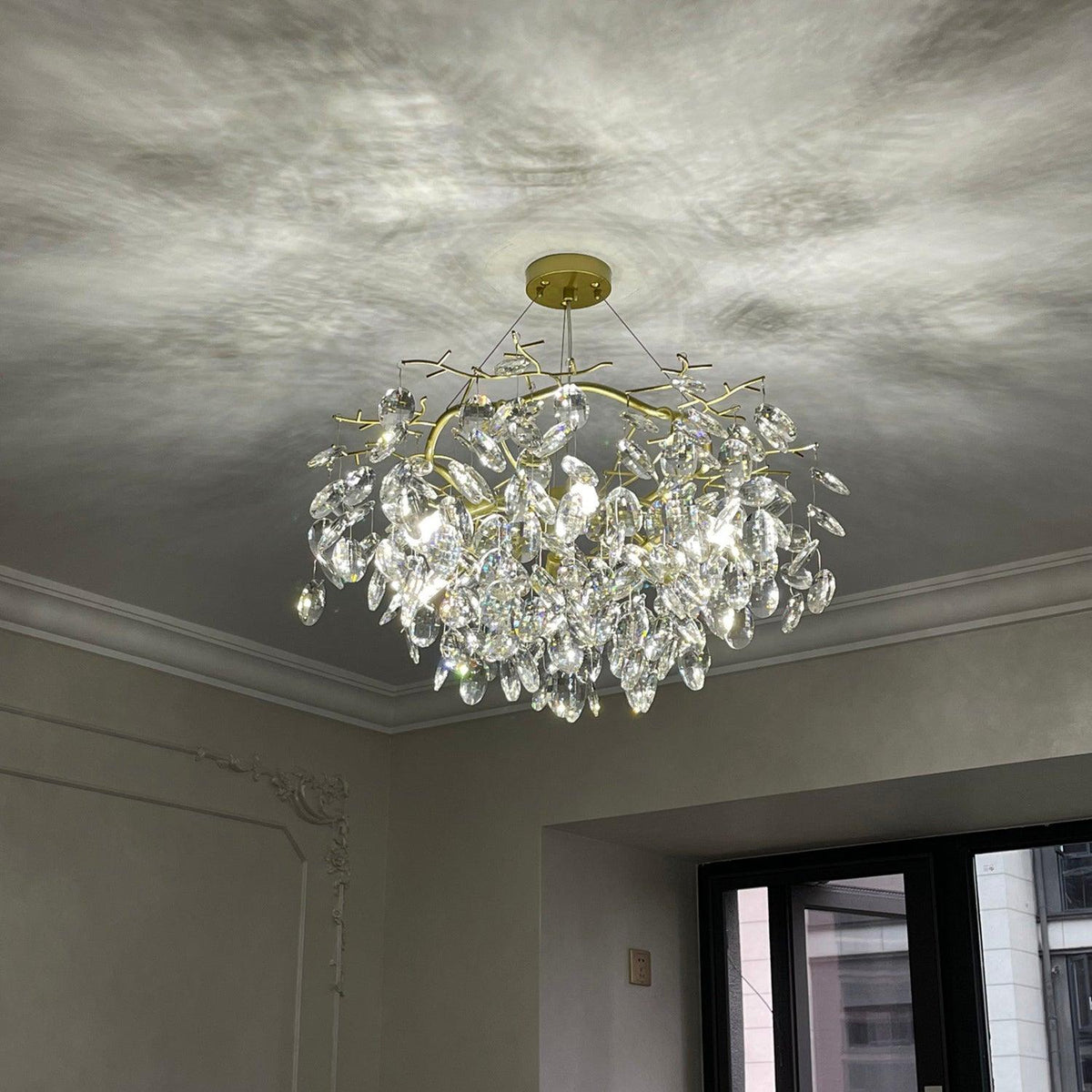 Luxirian lámpara de araña de cristal y ramas doradas con LED