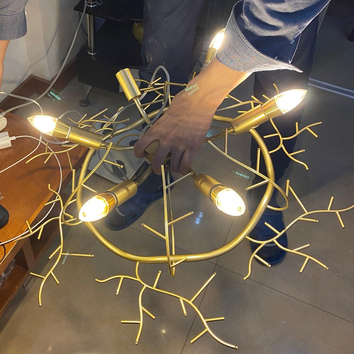 Luxirian lámpara de araña de cristal y ramas doradas con LED