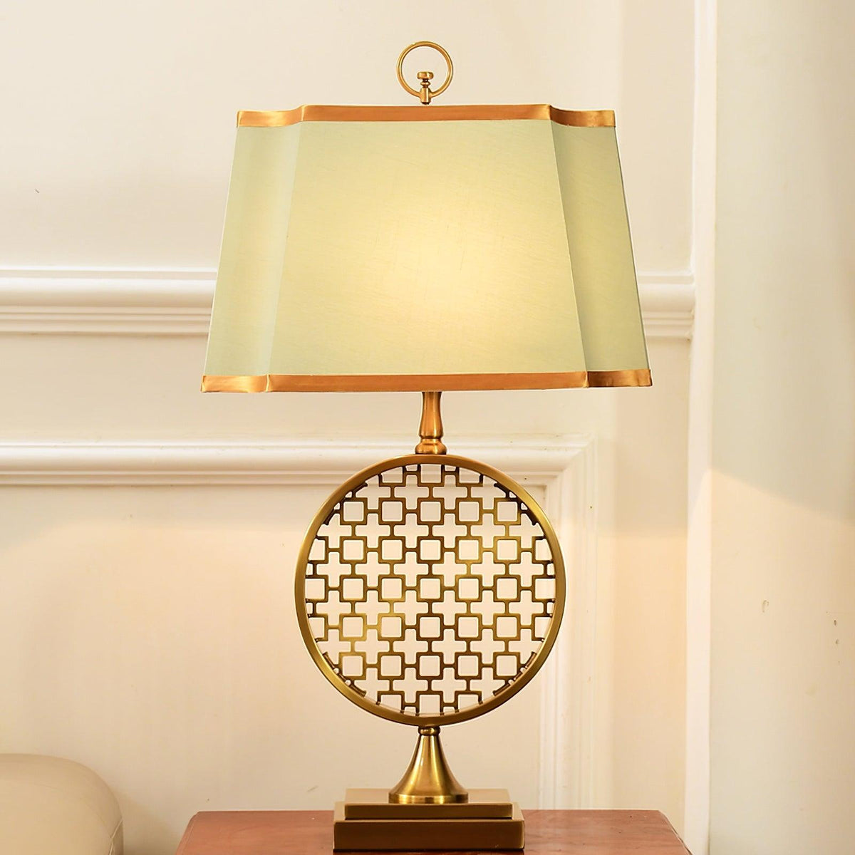 Lineine lámpara de mesa con tejido glam