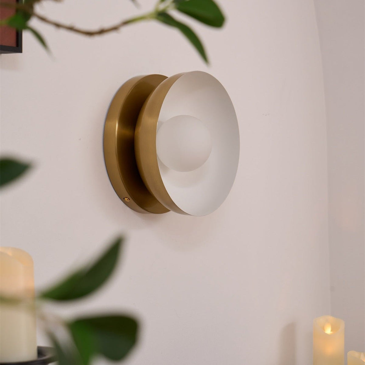 Eirearia aplique de pared moderno minimalista con diseño de eclipse solar en latón y vidrio