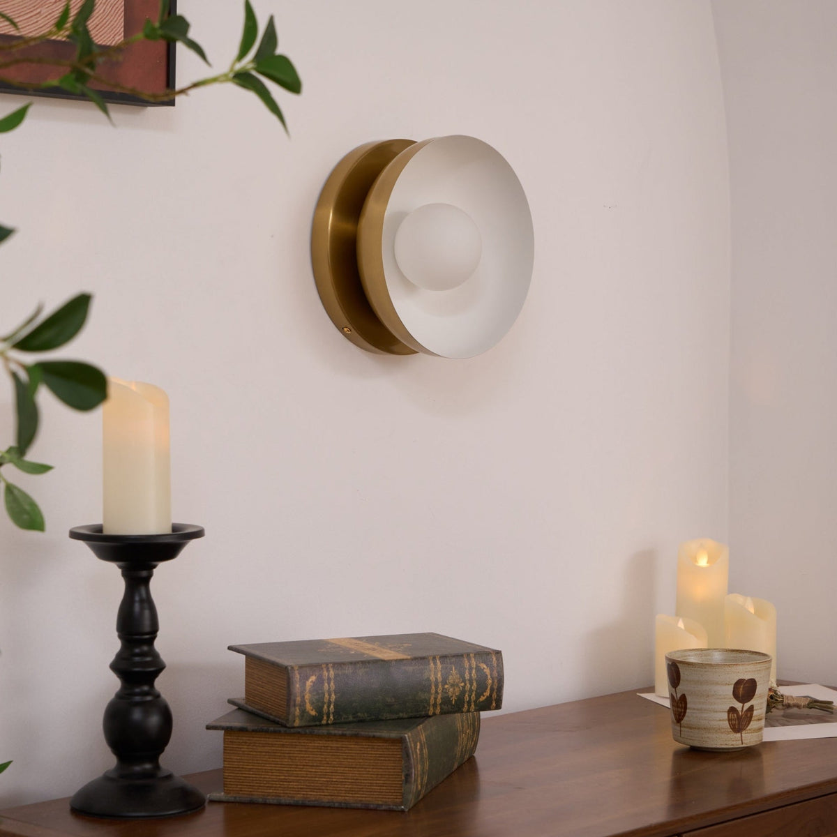 Eirearia aplique de pared moderno minimalista con diseño de eclipse solar en latón y vidrio