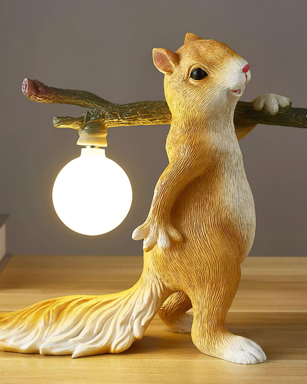 Squirrel lámpara de mesa