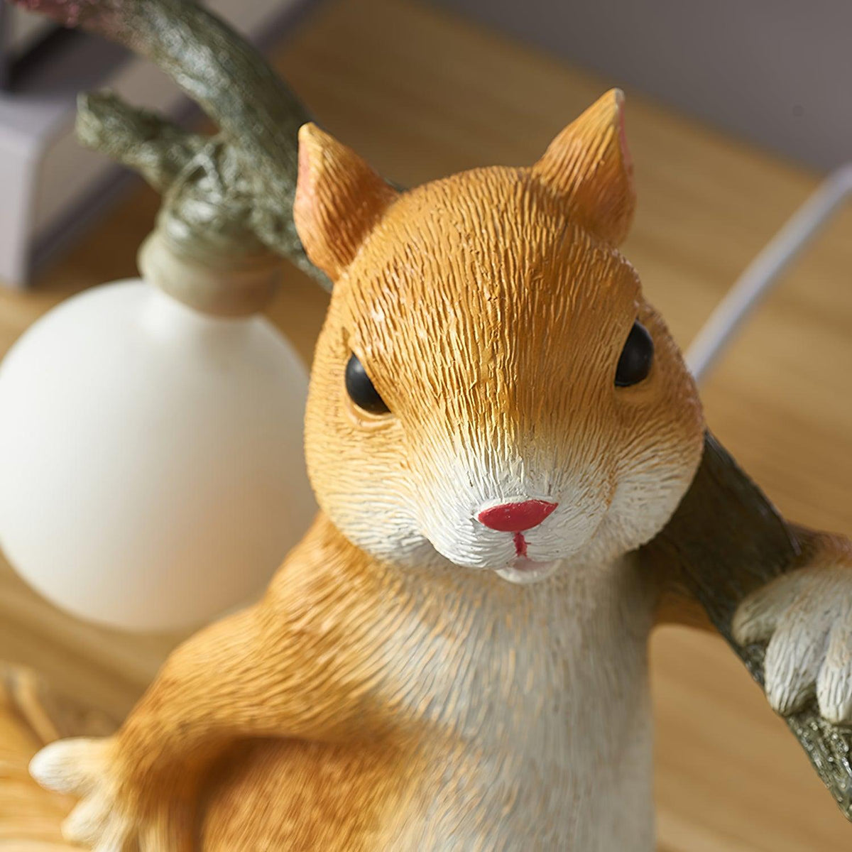 Squirrel lámpara de mesa
