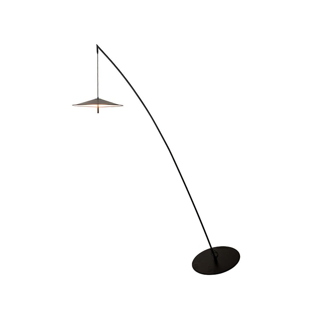 Arcana lámpara de pie negra minimalista