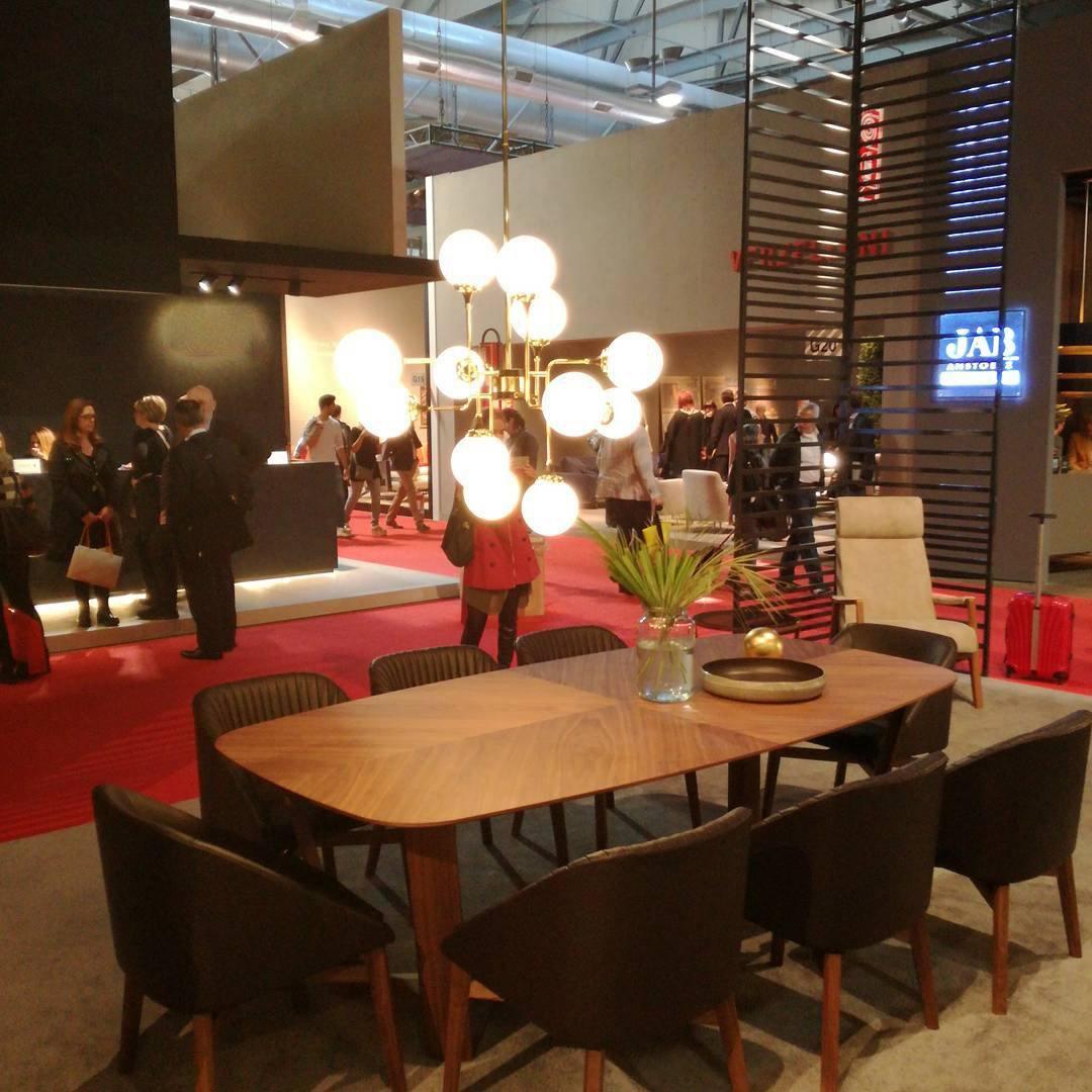Wasgt lámpara de araña Stilnovo de latón negro con globos de vidrio