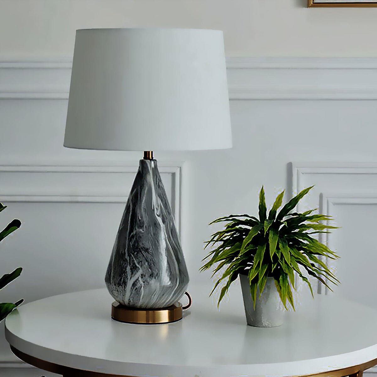Elysian lámpara de mesa en mármol blanco y negro