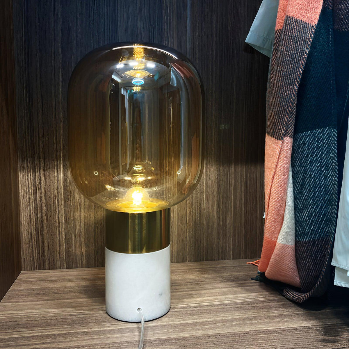 Aurdoren lámpara de mesa minimalista de mármol y vidrio ámbar para escritorio