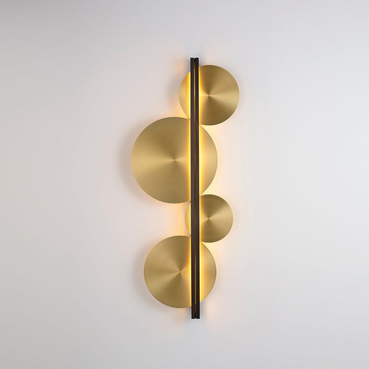 Oriivise aplique de pared dorado circular escultórico