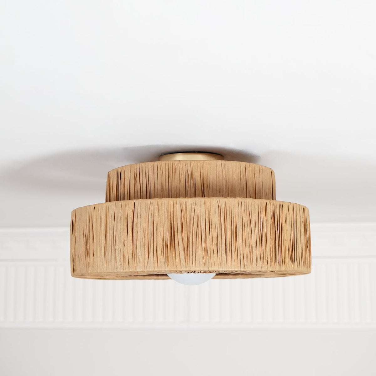 Ilthean lámpara de techo con paja natural artísticamente diseñada