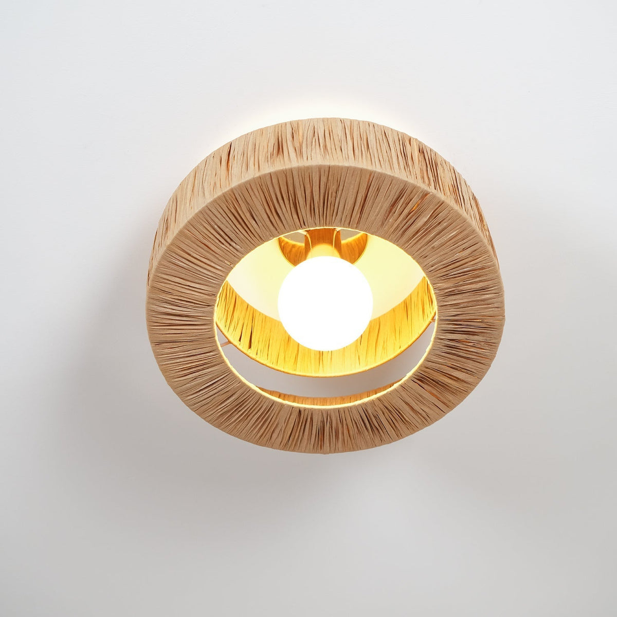 Ilthean lámpara de techo con paja natural artísticamente diseñada