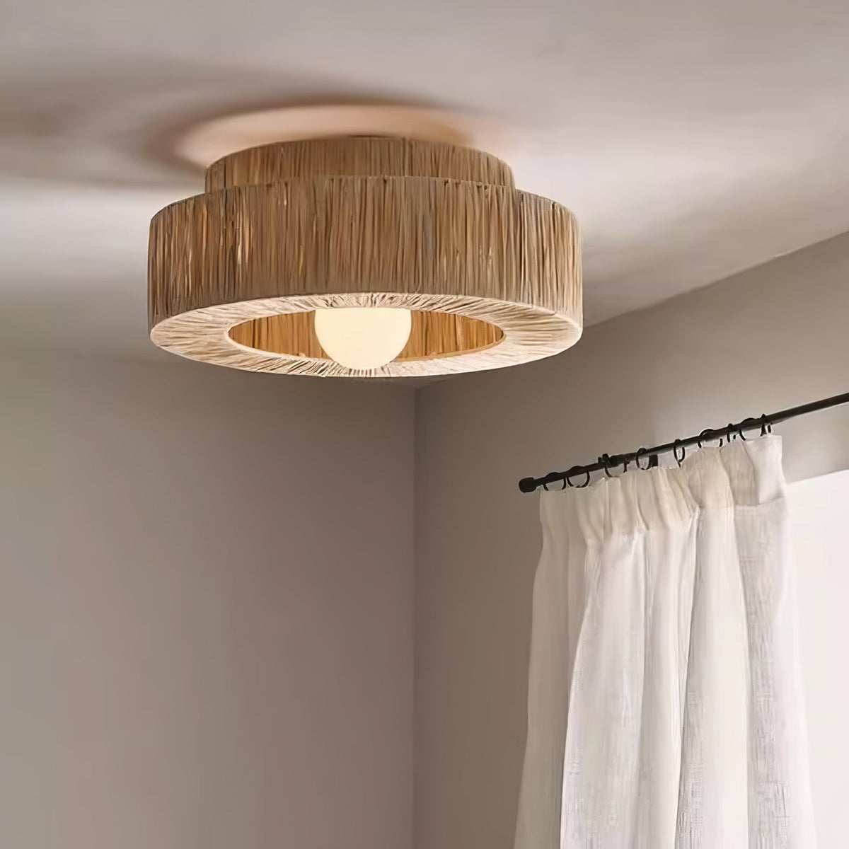 Ilthean lámpara de techo con paja natural artísticamente diseñada