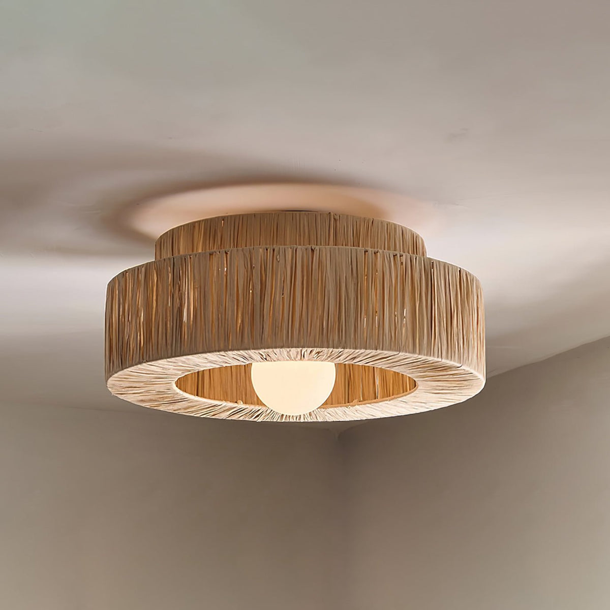 Ilthean lámpara de techo con paja natural artísticamente diseñada
