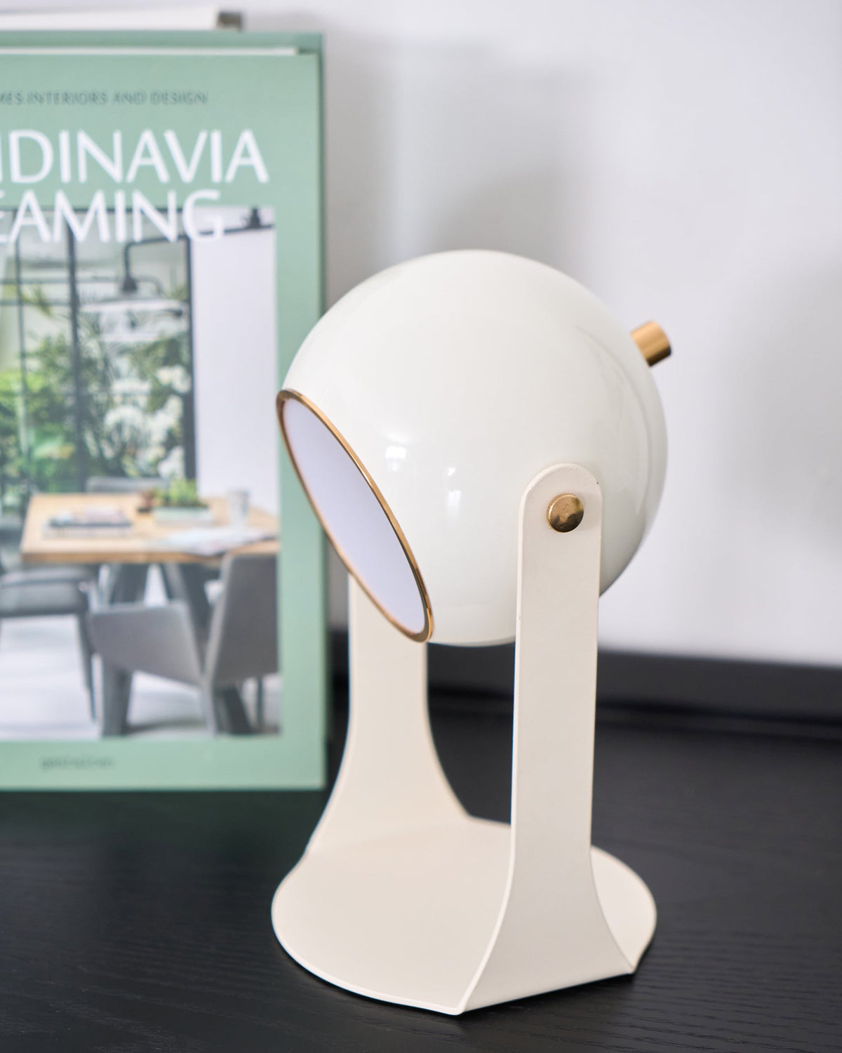 Ulsken lámpara de mesa de acrílico minimalista
