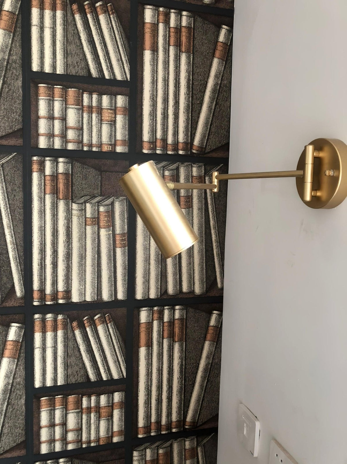 Auraelle aplique de pared con brazo articulado de latón regulable