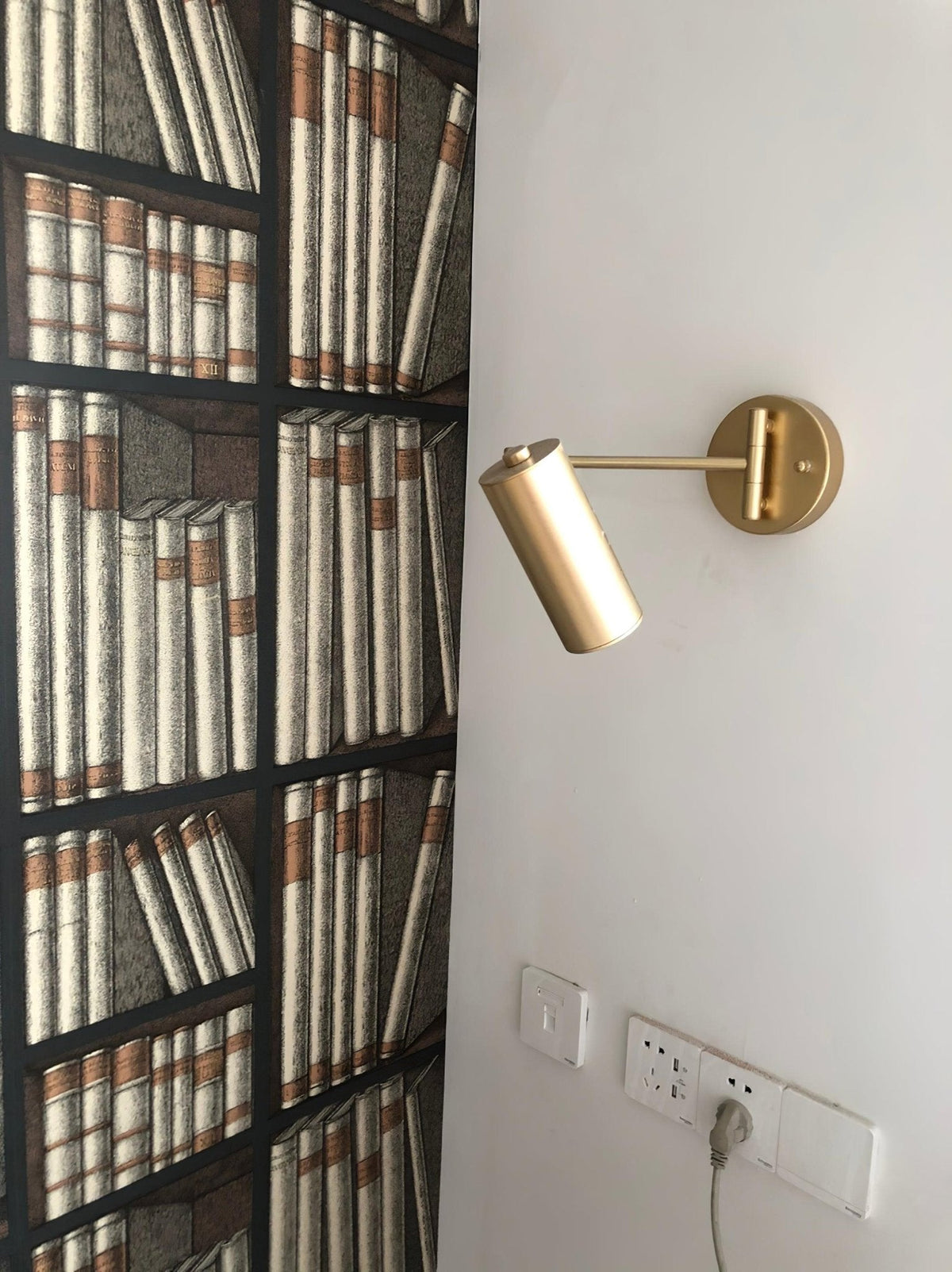 Auraelle aplique de pared con brazo articulado de latón regulable