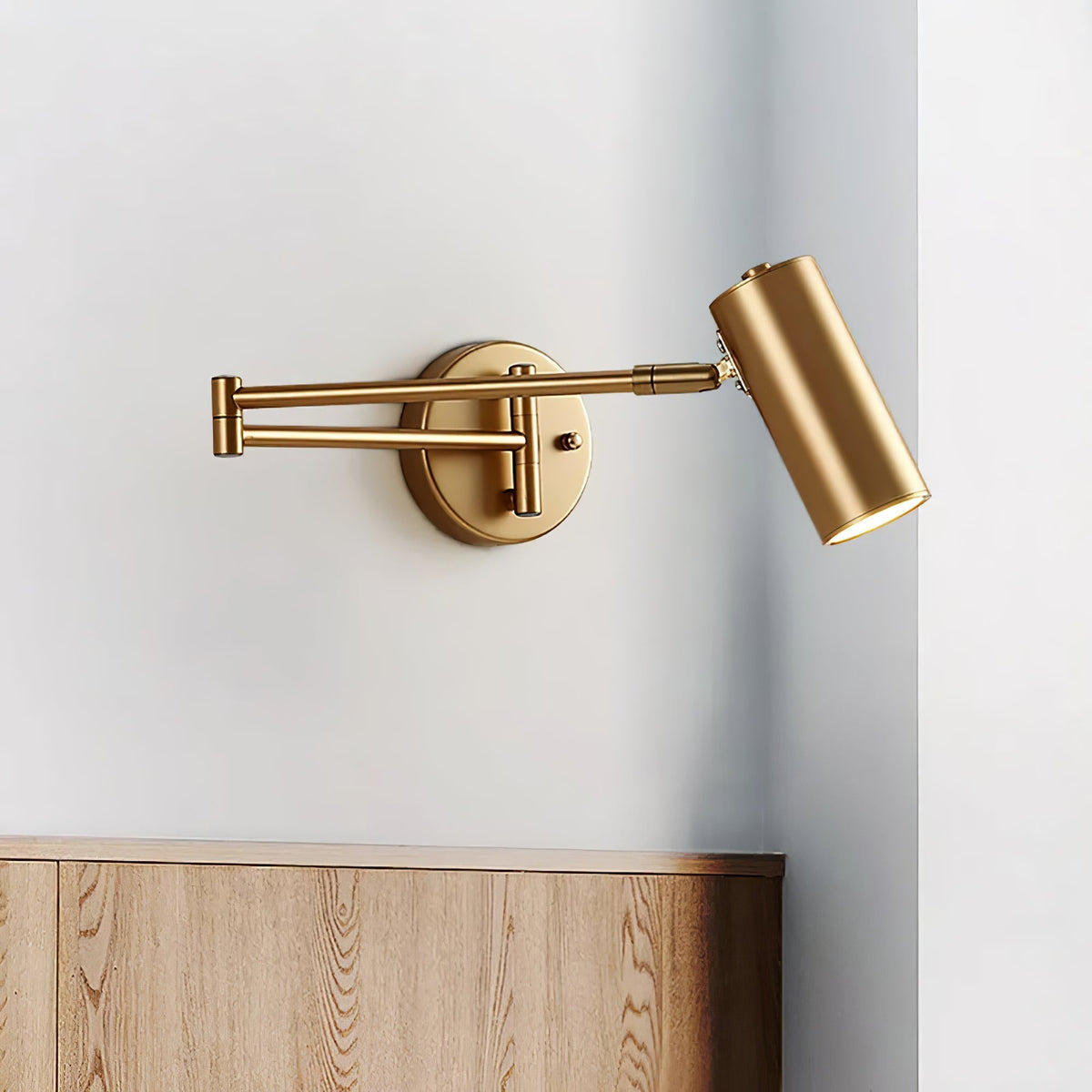 Auraelle aplique de pared con brazo articulado de latón regulable