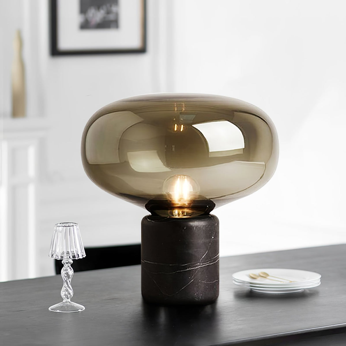 Rova lámpara de mesa en mármol industrial