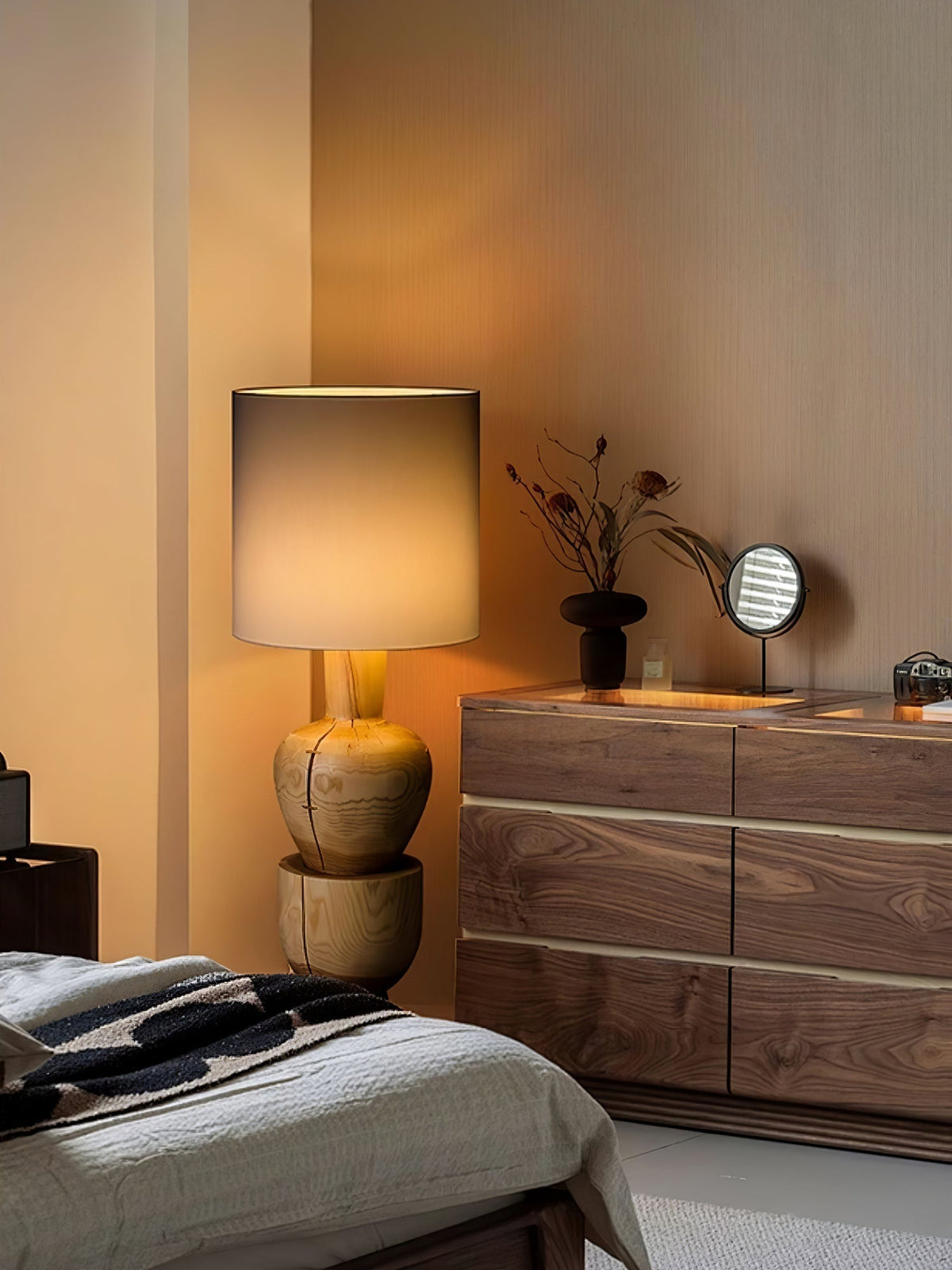 Flynis lámpara de mesa de madera