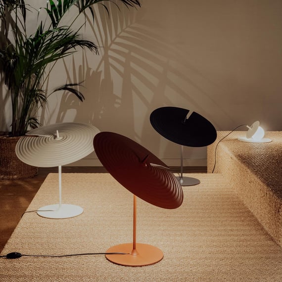 Vortex lámpara de mesa moderna de aluminio