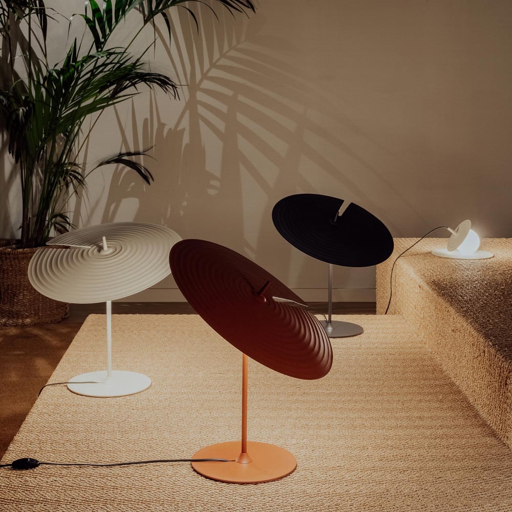 Vortex lámpara de mesa moderna de aluminio
