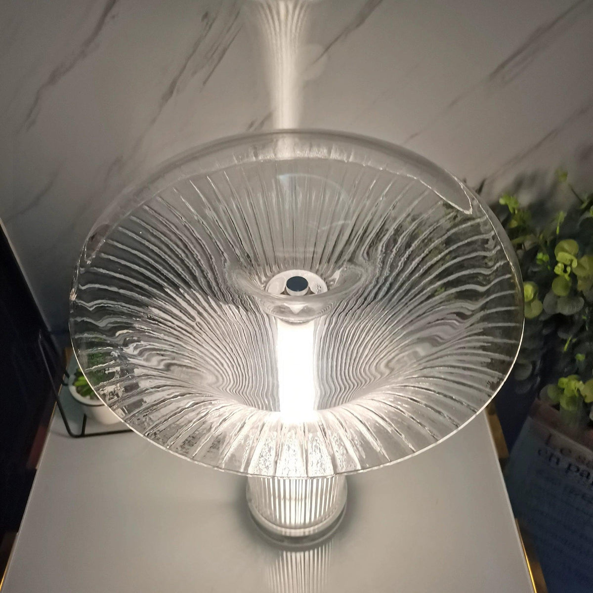 Carl lámpara de mesa moderna de vidrio
