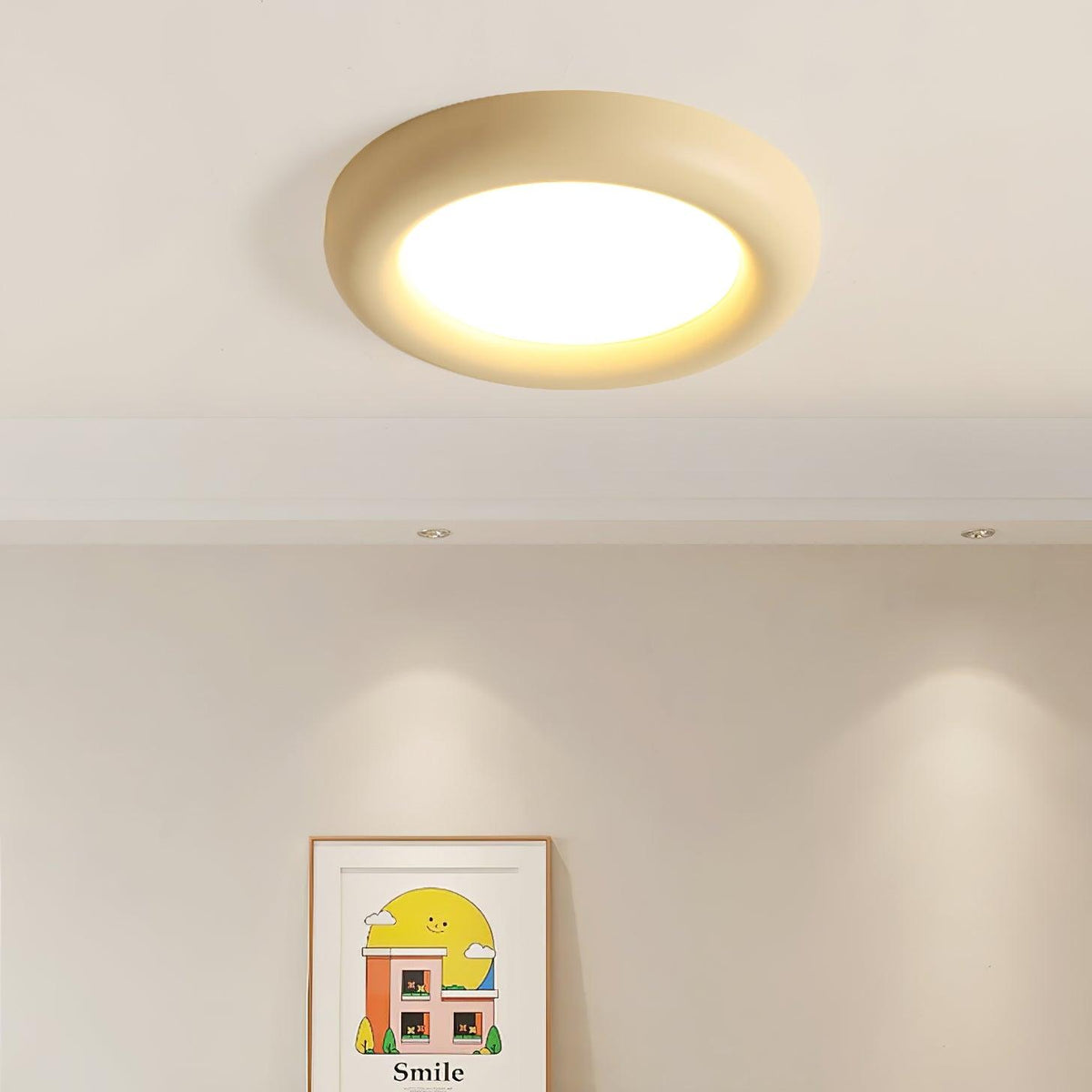 Lámpara de techo beige minimalista con florón