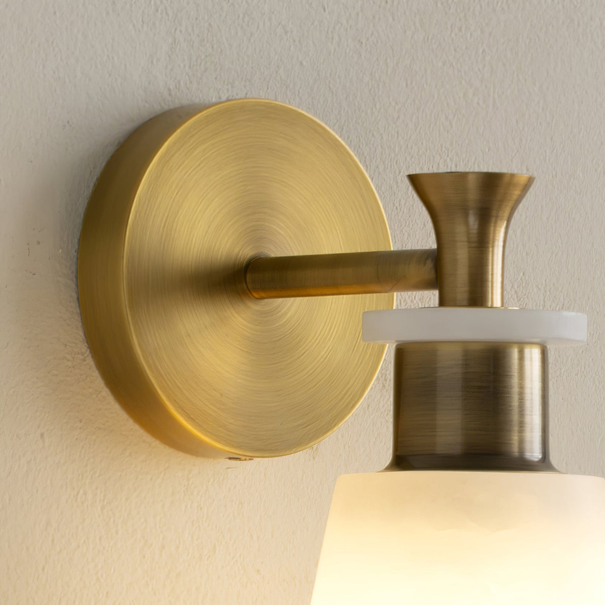 Tapered aplique de pared alabastro