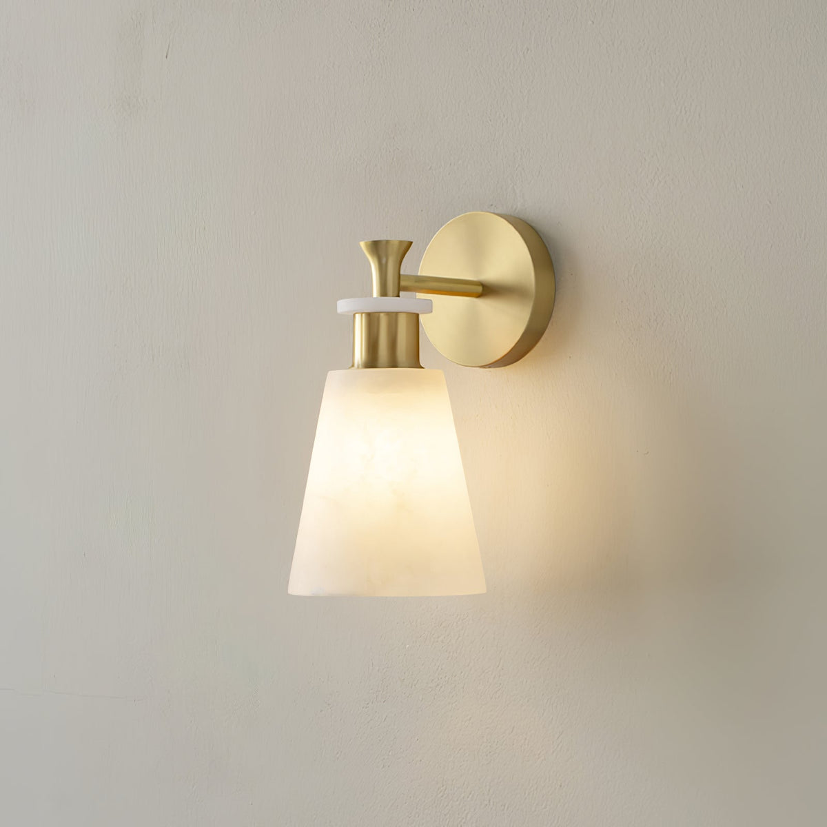 Tapered aplique de pared alabastro