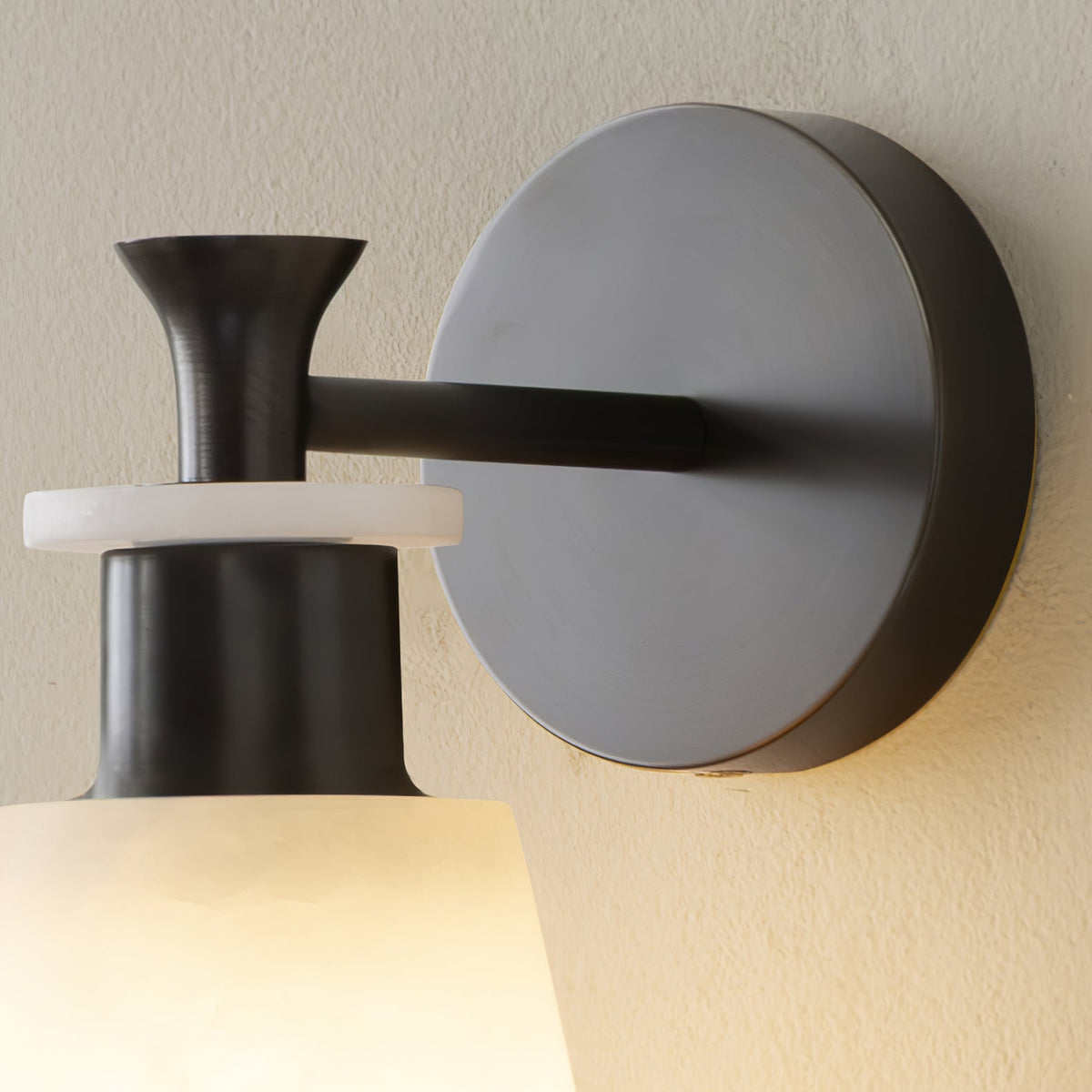 Tapered aplique de pared alabastro