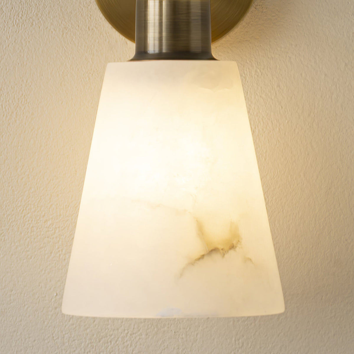 Tapered aplique de pared alabastro