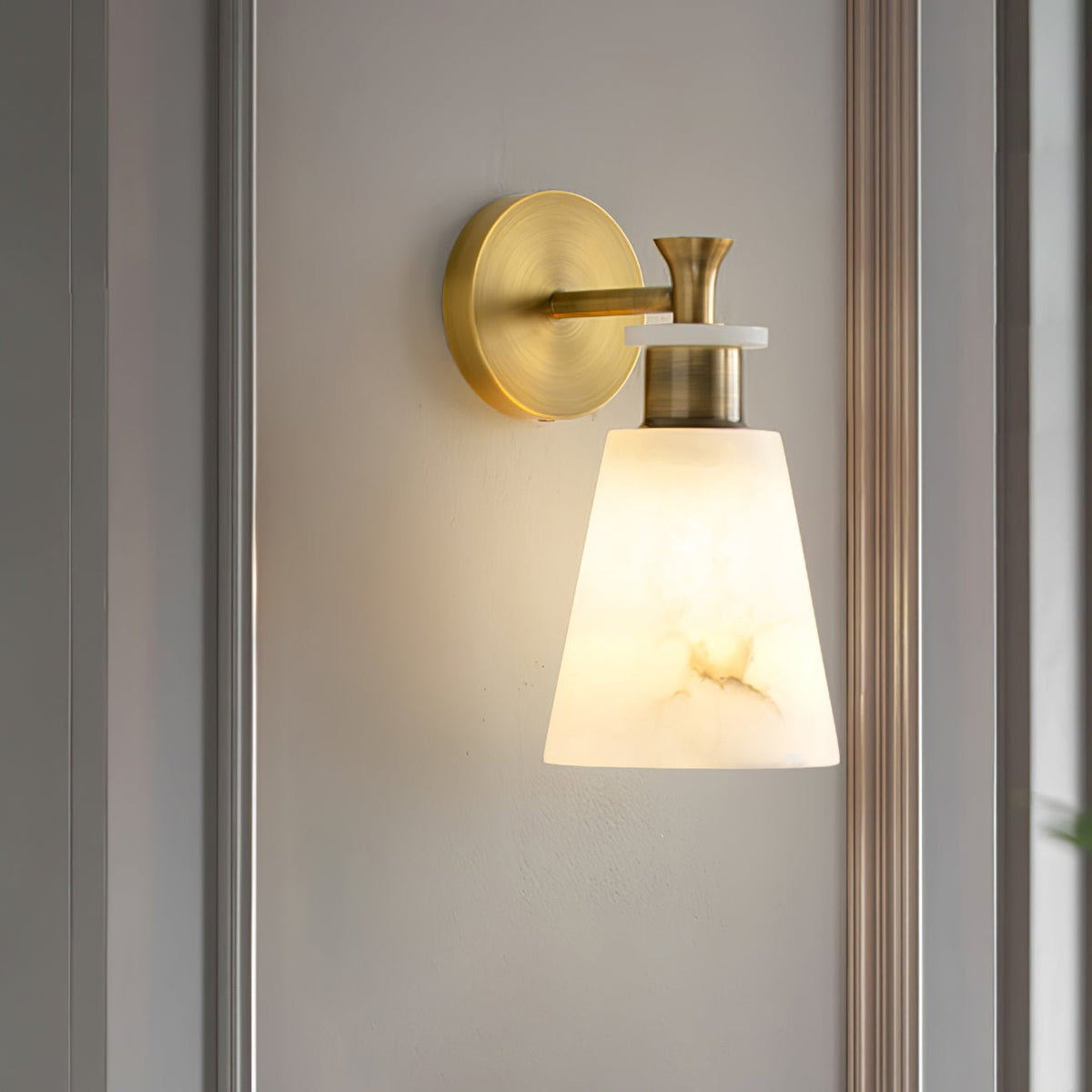 Tapered aplique de pared alabastro