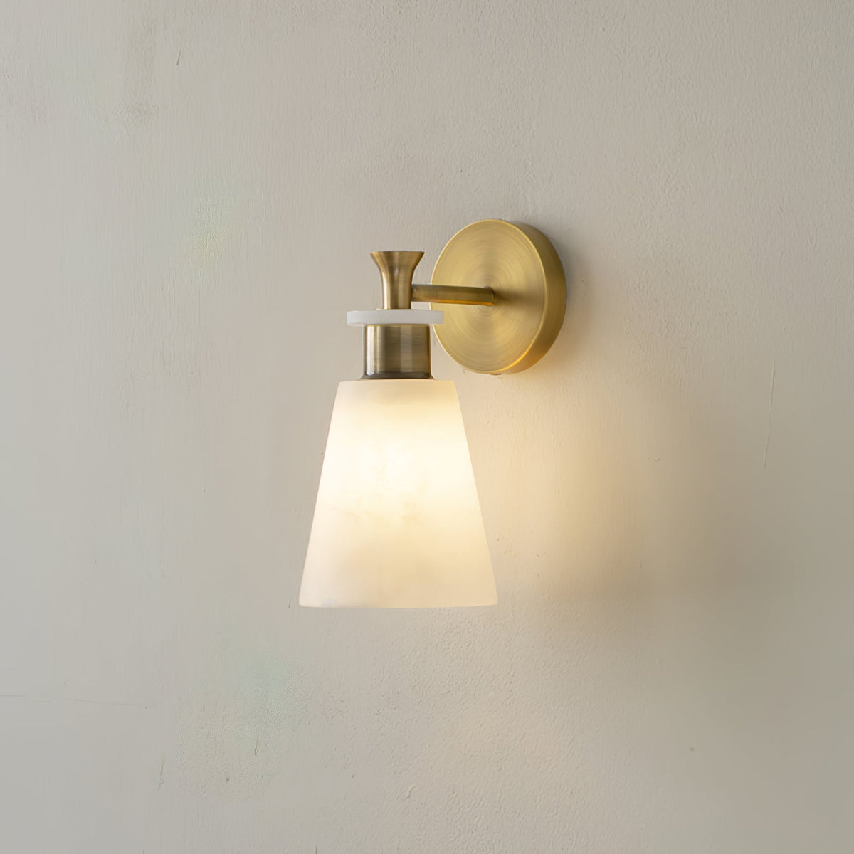 Tapered aplique de pared alabastro