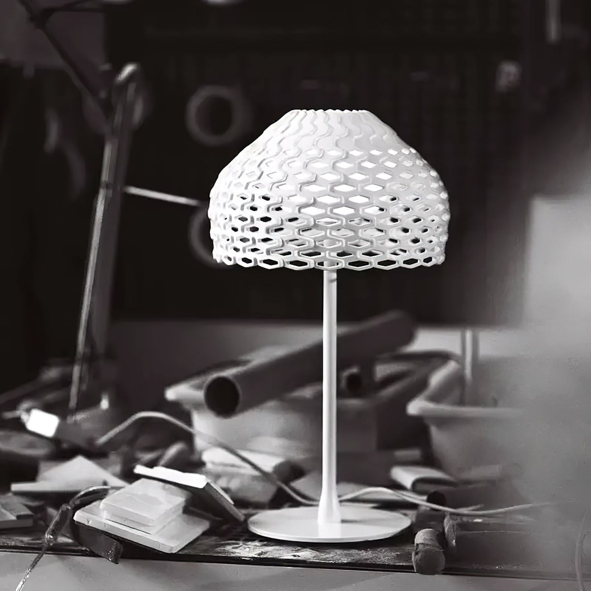 Vintace lámpara de mesa industrial de plástico