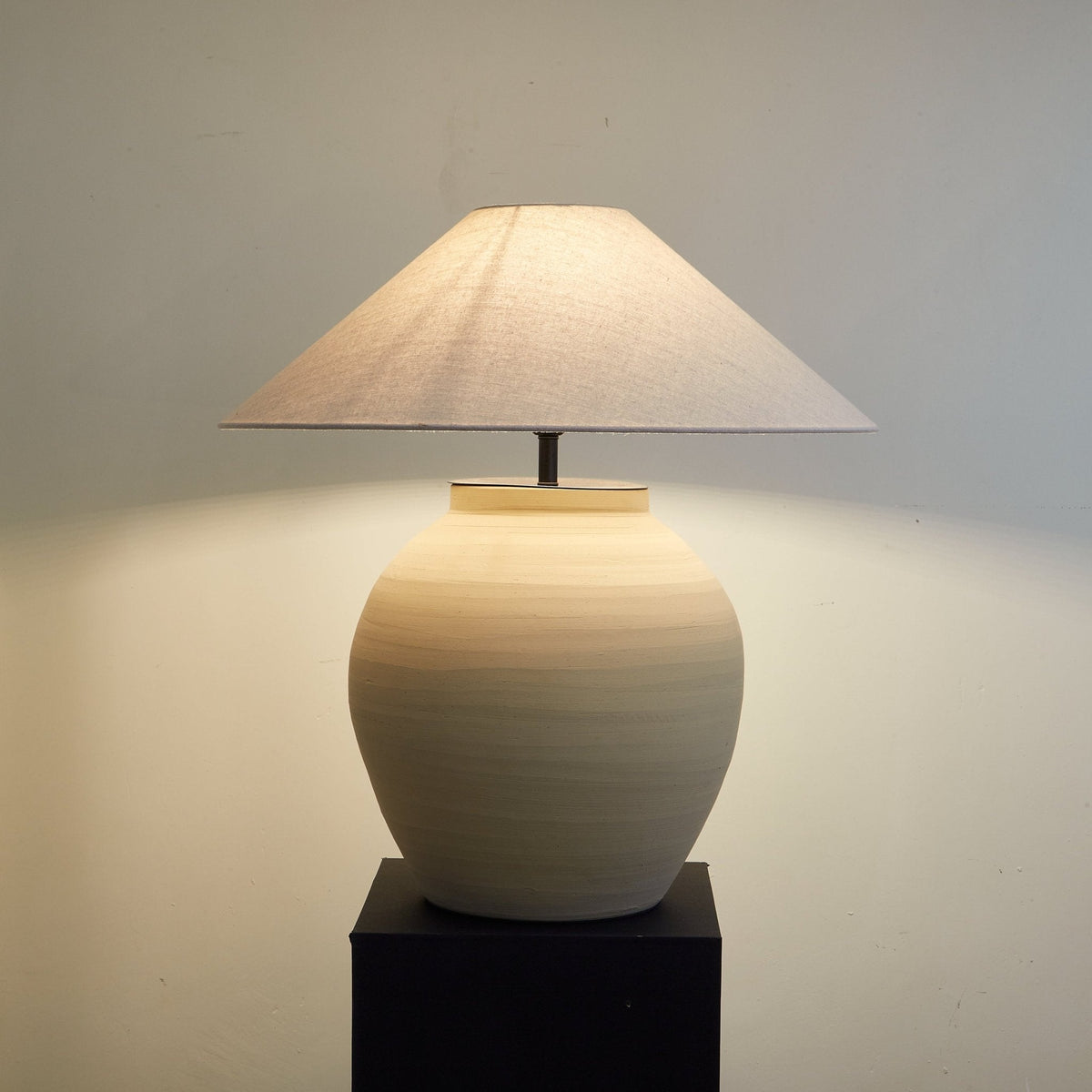 Elise lámpara de mesa moderna
