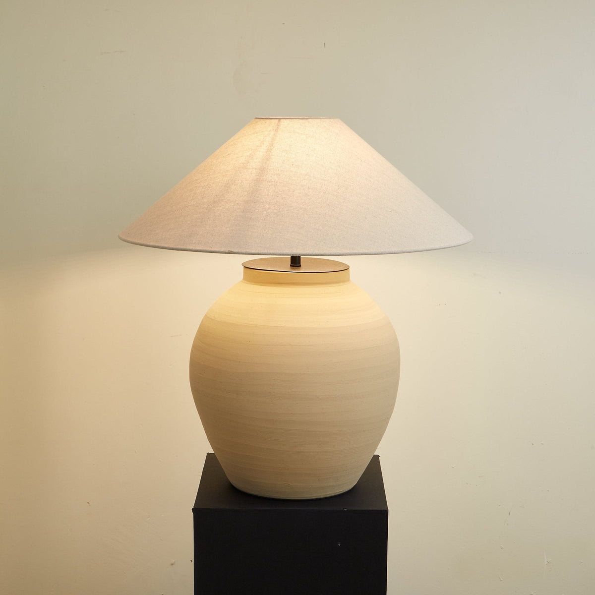 Elise lámpara de mesa moderna