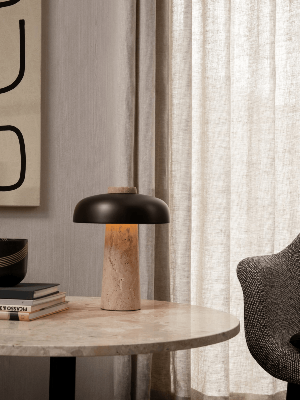 Tavivira lámpara de mesa con forma de seta en travertino