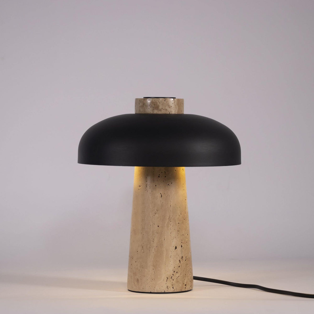 Tavivira lámpara de mesa con forma de seta en travertino