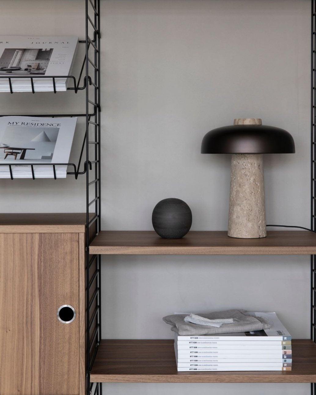 Tavivira lámpara de mesa con forma de seta en travertino