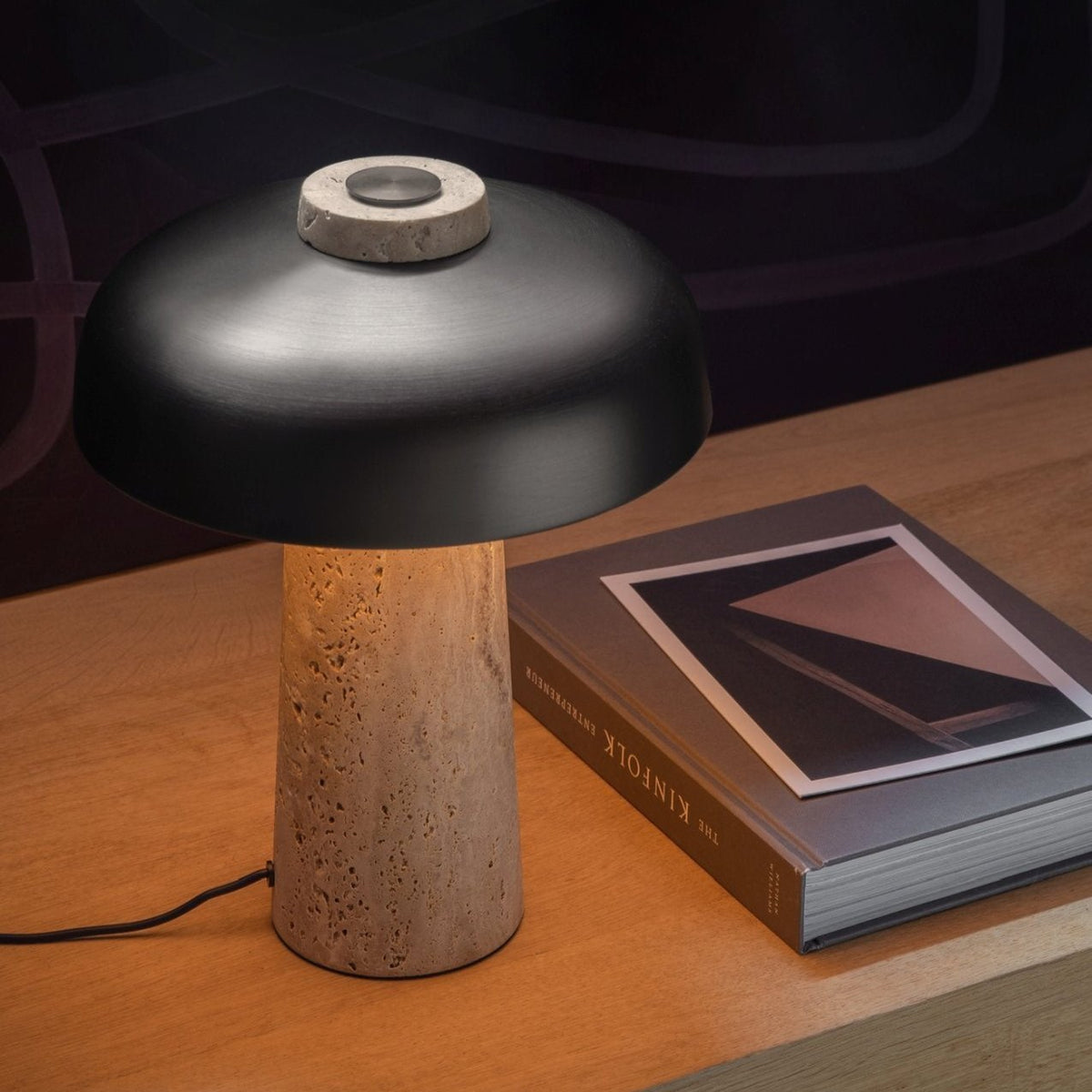 Tavivira lámpara de mesa con forma de seta en travertino
